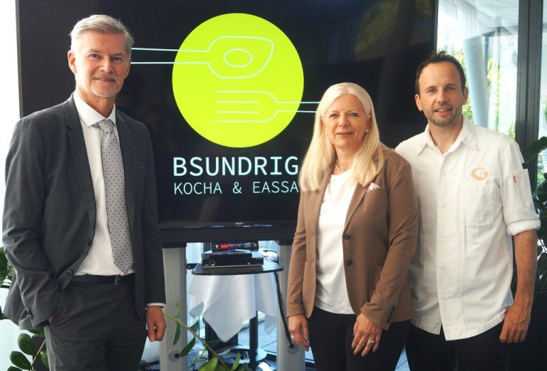 Gastgeber Casino-Direktor Bernhard Moosbrugger, die Geschäftsführerin der Lebenshilfe Michaela Wagner-Braito und Küchenchef Stefan Lenz.⇒RITTER (7)