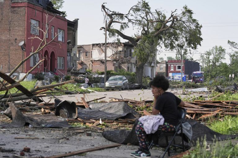 In St. Louis hinterließ der Sturm eine Spur der Verwüstung.⇒ap/robertson