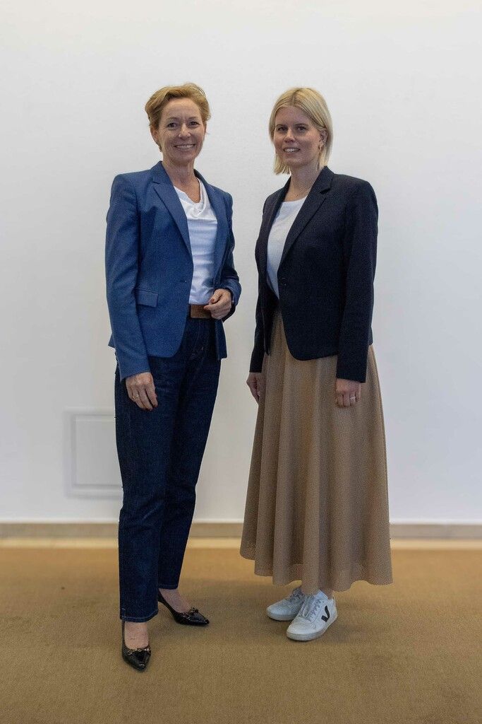Martina Rüscher und Julia Berchtold. ⇒ÖVP