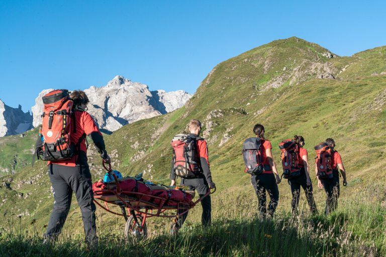 Ob Bergrettung, Feuerwehr oder Sportvereine: Tausende Vorarlbergerinnen und Vorarlberger engagieren sich freiwillig.⇒Bergrettung