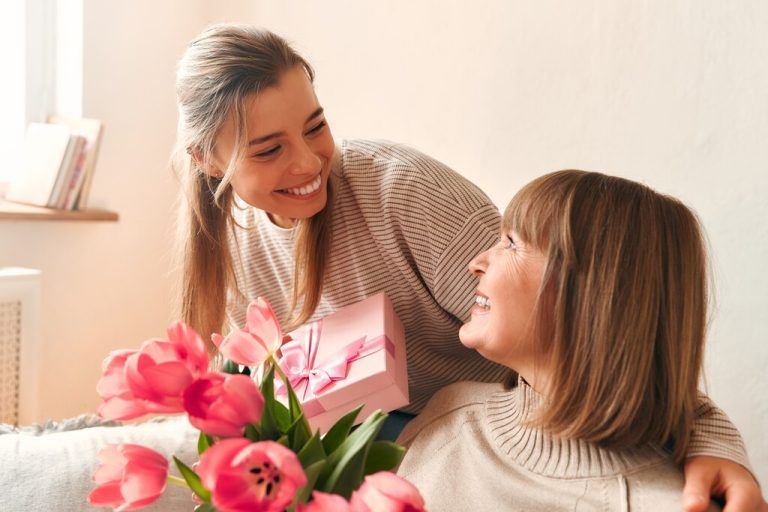 Selbstgemachte Geschenke zum Muttertag sind mehr als eine Geste – sie zeigen echte Wertschätzung.⇒SHUTTERSTOCK (9)