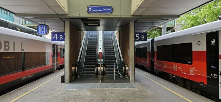 Die Rolltreppen, sechs an der Zahl, gingen seit April nach und nach in Betrieb. ⇒ÖBB