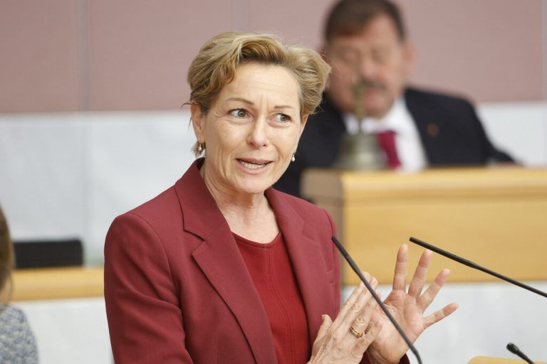 Landesrätin Martina Rüscher. ⇒Shourot