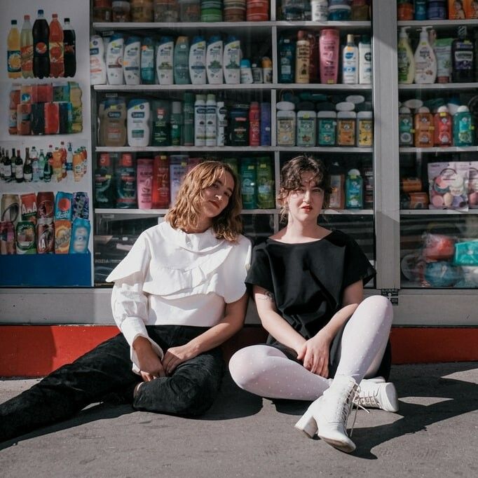 Julia Maria Jackel und Alia Viola Wüschner sind DuoLia.Jackel