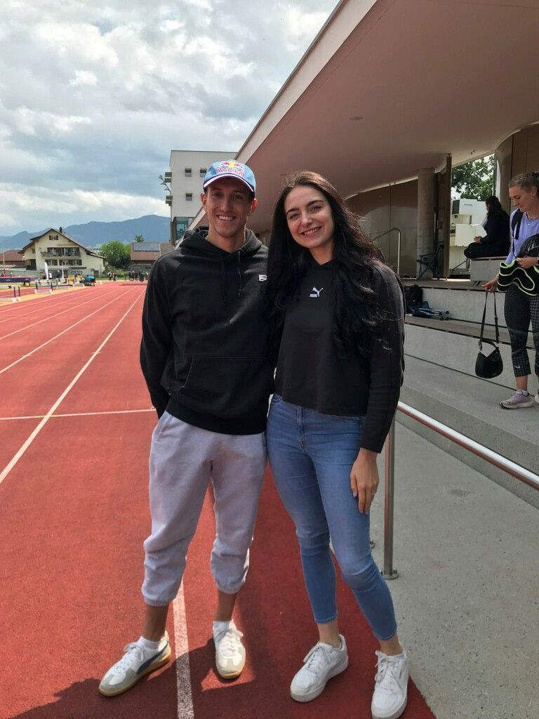 Oben: Simon Ehammer mit seiner Gattin Tatjana in Lustenau sowie links Angelina Rupp beim 800-Meter-Lauf.⇒ Jochen Dedeleit (2)