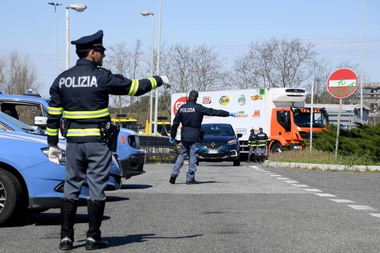 Ruhe bewahren und Polizei rufen, rät der ÖAMTC.⇒Symbolfoto: Reuters