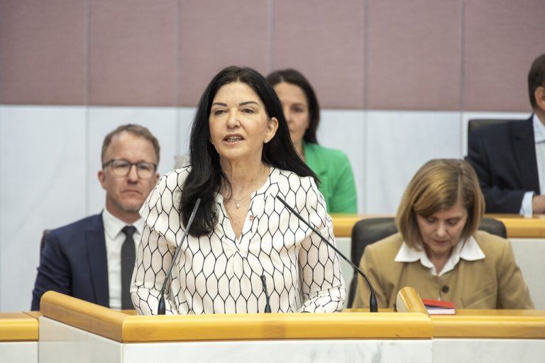 SPÖ-Sozialsprecherin Manuela Auer lädt zur Kundgebung.⇒paulitsch