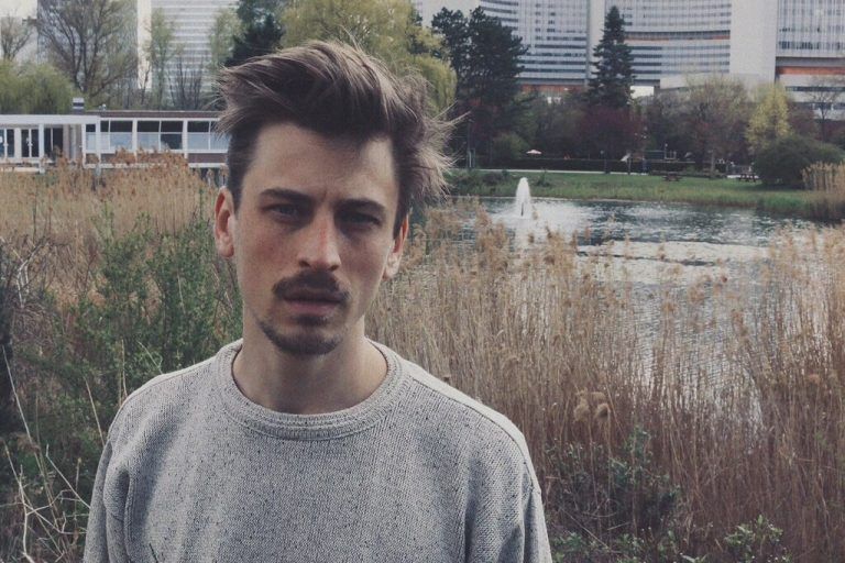 Tape Moon, über Licht und Dunkelheit. ⇒Hagen