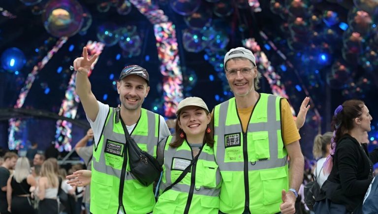 Vor Ort, um zu helfen: Die Seelsorgenden der Festivalseelsorge.Erzdiözese Salzburg (eds)/Hiva Naghshi