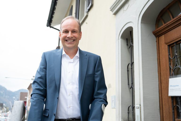 Bürgermeister Dieter Egger.⇒Serra