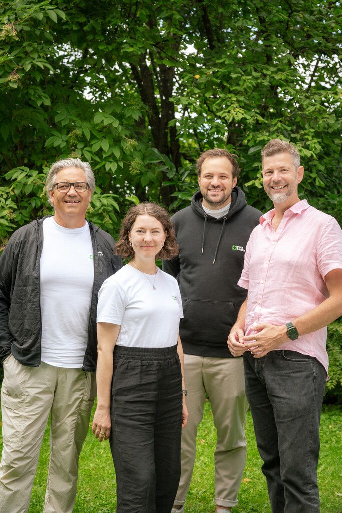 Christian Lutz (Tree.ly), Gesa Biermann (Pina Earth), Florian Fincke (Pina Earth) und Jodok Batlogg (Tree.ly). ⇒Pina/Tree.ly