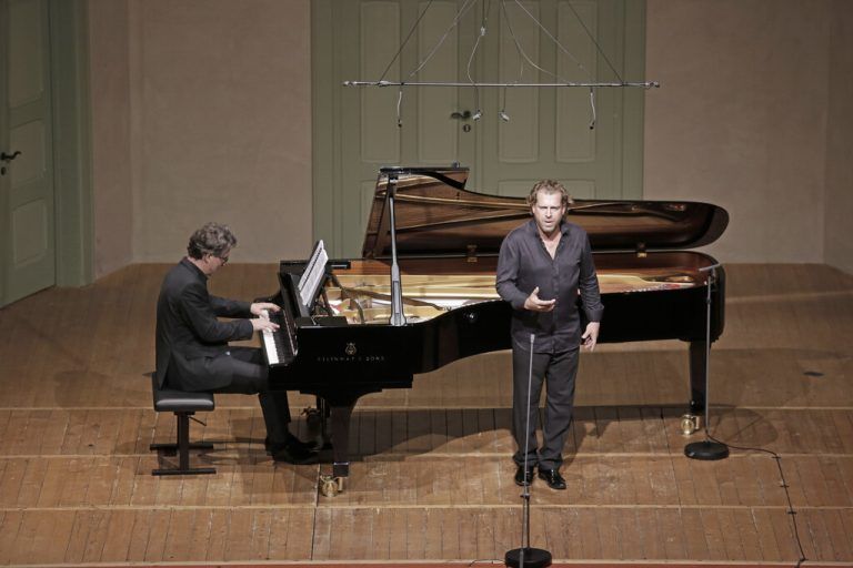 Daniel Heide und Julian Prégardien (r.).⇒Schubertiade