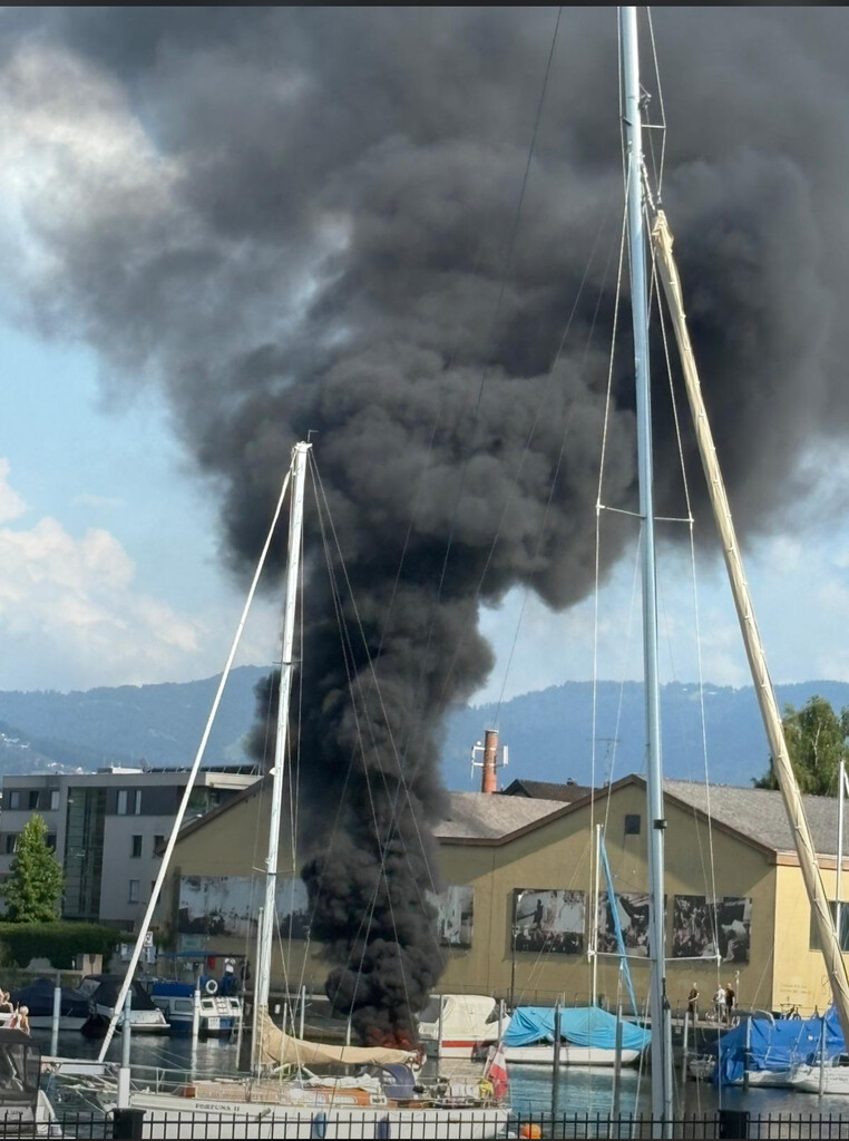 Der Bootsführer blieb unverletzt.⇒vol.at