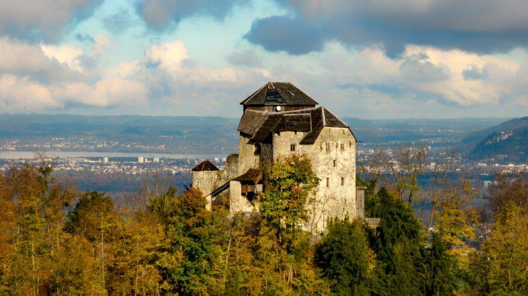 Die historische Burganlage Schloss Glopper in Hohenems steht zum Verkauf. ⇒stiplovsek