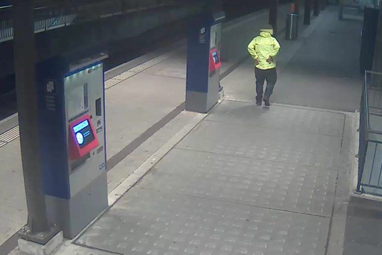 Die Polizei veröffentlichte Bilder der Überwachungskamera.⇒Kapo St. Gallen