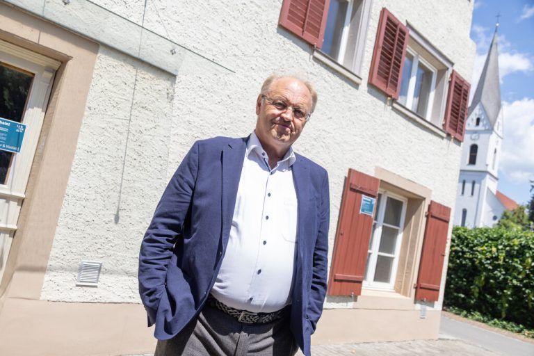 Elmar Rhomberg wurde bereits zum fünften Mal direkt zum Bürgermeister der Hofsteiggemeinde gewählt.⇒Hartinger