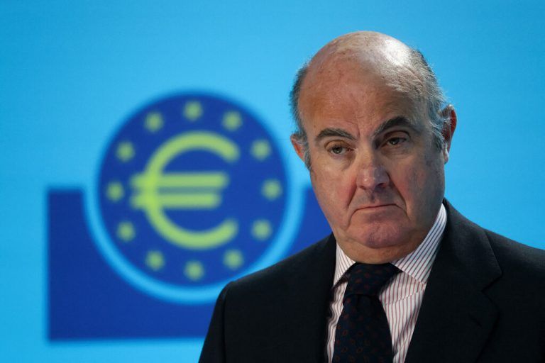 EZB-Vizepräsident Luis de Guindos mit sorgenvollem Blick.⇒Wolfgang rattay