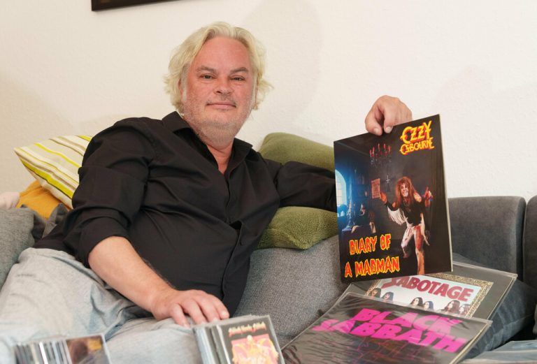 In den Augen von Harry Kurz, Sänger der Souljackers, gab es auf der Welt keinen Rockstar der Osbourne das Wasser reichen konnte.⇒ NEUE