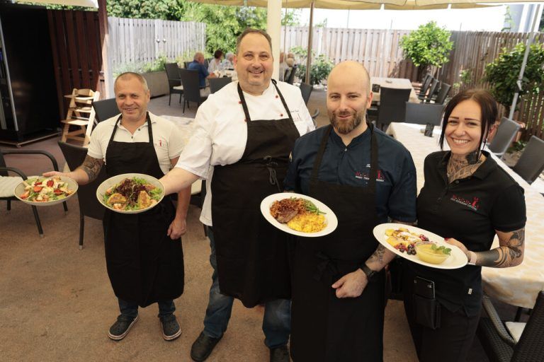 Michael Erath und sein eingespieltes Team begrüßen die Gäste nun im neuen „Michis“ im Gästehaus Brugger in Lauterach.⇒hartinger