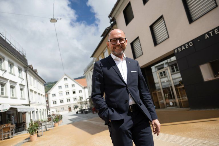 Michael Ritsch sieht seine Stadt mit deutlichen Einsparungen konfrontiert.⇒Hartinger