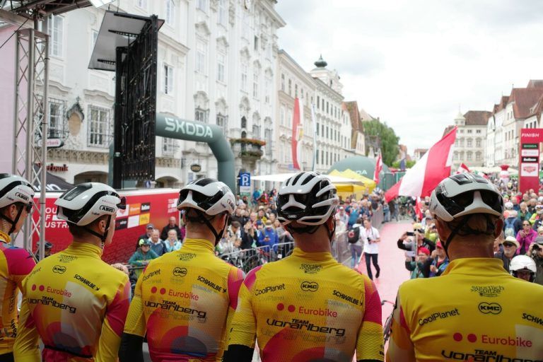 Nicht nur die Radsportler, auch die zahlreich erschienenen Zuschauer in Steyr fieberten gespannt dem Start entgegen.Team vorarlberg/theresa Schreyer