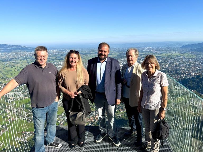 Christof Waibel, Judith Knabl, Markus Fäßler, Hans Halbgebauer und Juliane Alton ließen sich die Eröffnungsfahrt nicht entgehen.⇒Lutz (7)