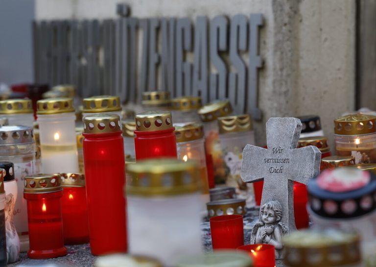 Das Maßnahmenpaket soll dazu beitragen, dass sich Bluttaten wie der verheerende Amoklauf in Graz niemals wiederholen. ⇒APA (3)
