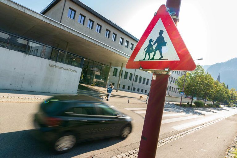 Der VCÖ rät Eltern, mit den Kindern den Schulweg frühzeitig gemeinsam abzugehen.⇒Stiplovsek