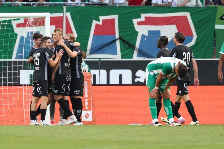Die Altacher konnten jubeln, Rapids Elfmeter-Fehlschütze Ercan Kara war fassungslos. ⇒GEPA
