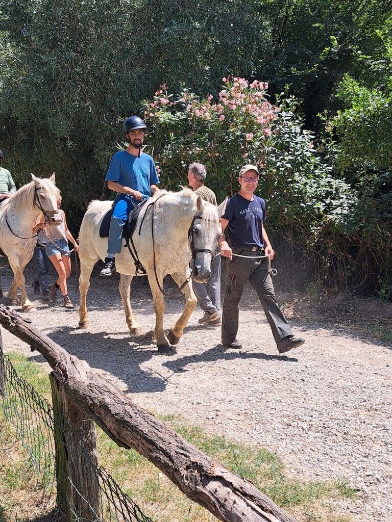 Die Reittherapiewoche in der Camargue brachte Lukas und Maximilian auch heuer spürbare Fortschritte und wertvolle Ruhe.⇒Privat