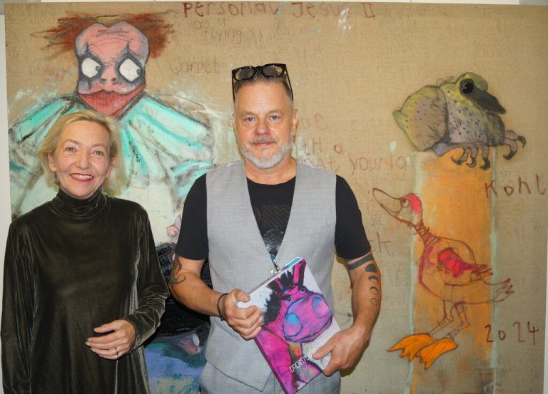 Galeristin Sylvia Janschek und Künstler Peter Kohl.⇒Ritter (7)