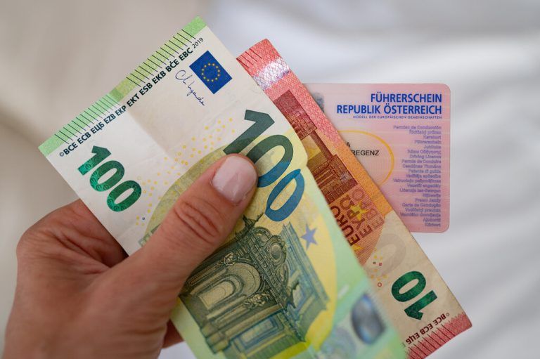 In Summe sollen die Prüfer 2024 rund 580.000 Euro verdient haben.⇒neue
