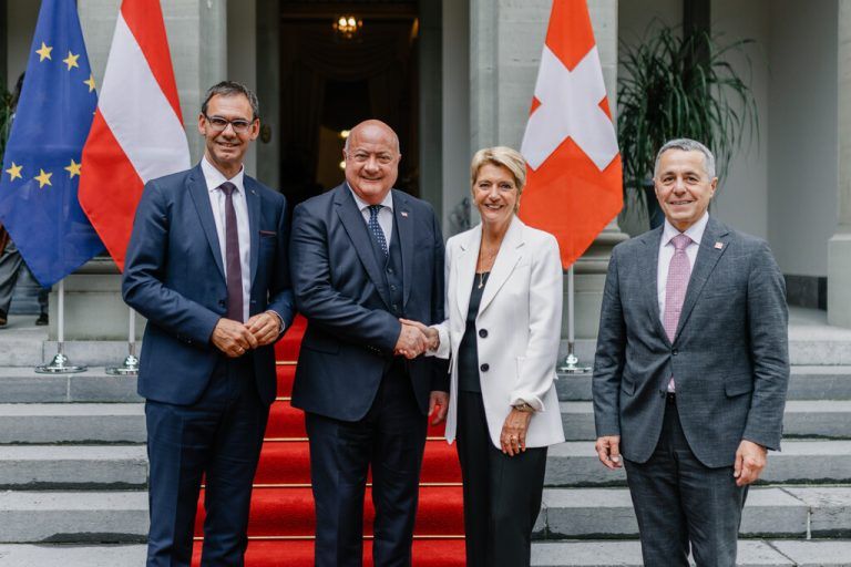 Markus Wallner, Christian Stocker, Karin Keller-Sutter und Bundesrat Ignazio Cassis (v.l.).⇒bka/zillbauer
