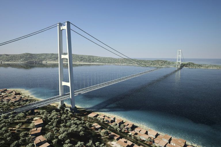 Mit 3,3 Kilometern Hängespannweite wäre sie die längste Brücke dieser Art auf der Welt.⇒ap