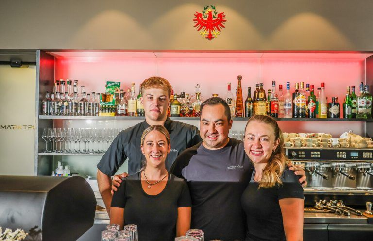 Simon Scherl mit Noah, Sarah und Angela.⇒Steurer