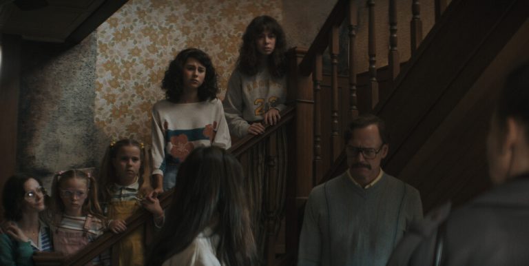 Am Ende ihrer Kräfte sollen die Warrens helfen. ⇒warner bros