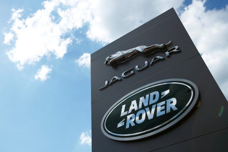 Beim britischen Autobauer Jaguar Land Rover steht die Produktion still.⇒reuters