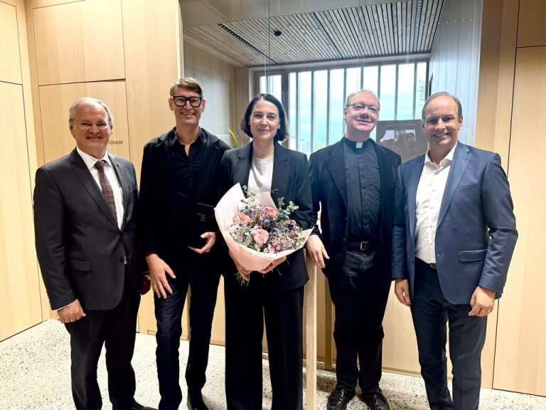 Harald Sonderegger, Philipp Berktold, Helena Weber, Thomas Heilbrun und Dieter Egger bei der Rathaus-Eröffnung.⇒lutz (7)