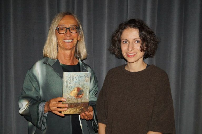 Ingrid Fürhapter moderierte die Buchvorstellung Chimäre mit Autorin Sarah Kuratle.⇒Ritter (7)