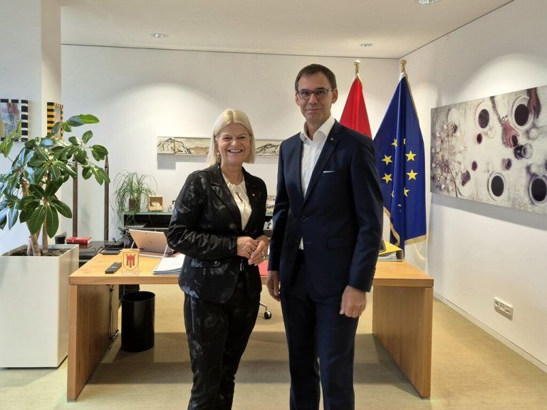 Klaudia Tanner und Markus Wallner tauschten sich aus.vp