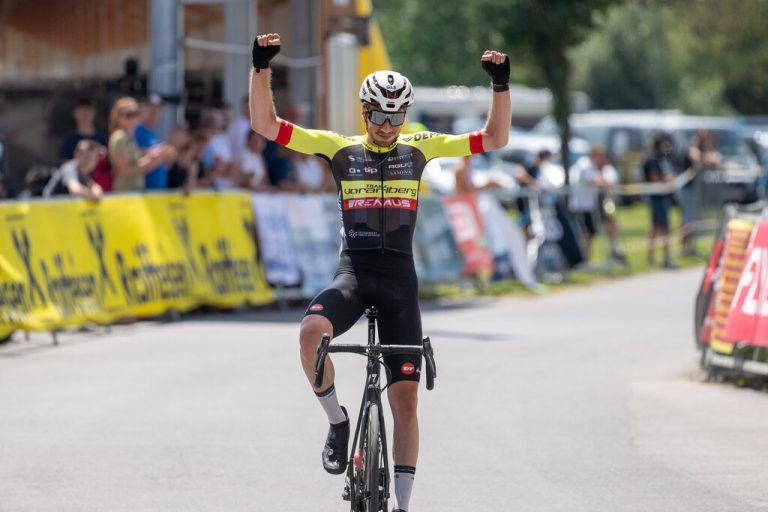 Lukas Meiler beendet nach über elf Jahren seine Radsportkarriere. Er war bei fast allen großen Erfolgen des Teams Vorarlberg mit dabei.⇒Team Vorarlberg