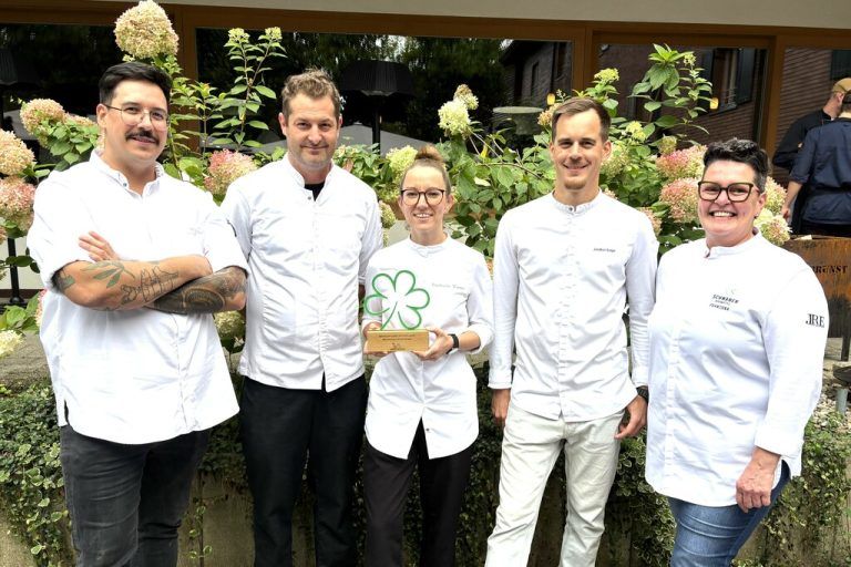 Michael Garcia Lopez, Felix Groß, Raphaela Wirrer, Jonathan Burger und Franziska Hiller wurden ausgezeichnet.⇒Ritter (7)