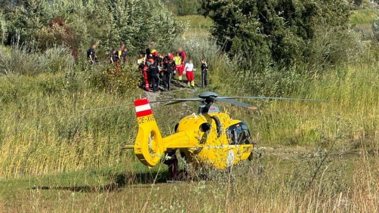 Nach der Erstversorgung wurde die Frau ins LKH Feldkirch geflogen.⇒vol.at/strobl
