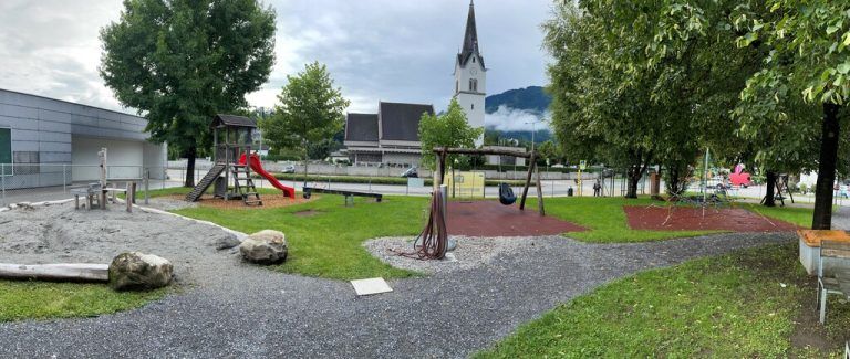 Spielplatz bei der Volksschule Tosters wieder in Betrieb.⇒Stadt feldkirch