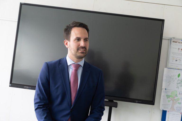 Bildungsminis-ter Christoph Wiederkehr (Neos).⇒hartinger