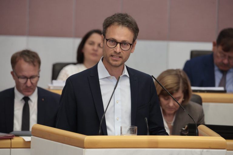 Der Klubobmann der Grünen, Daniel Zadra. ⇒hartinger