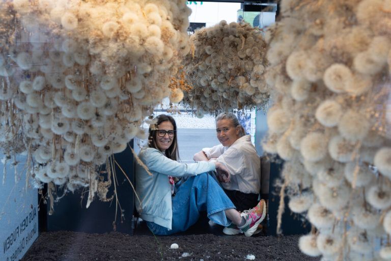 Die Künstlerinnen entwarfen ein Werk, das zeigt, was fehlt.⇒Hartinger