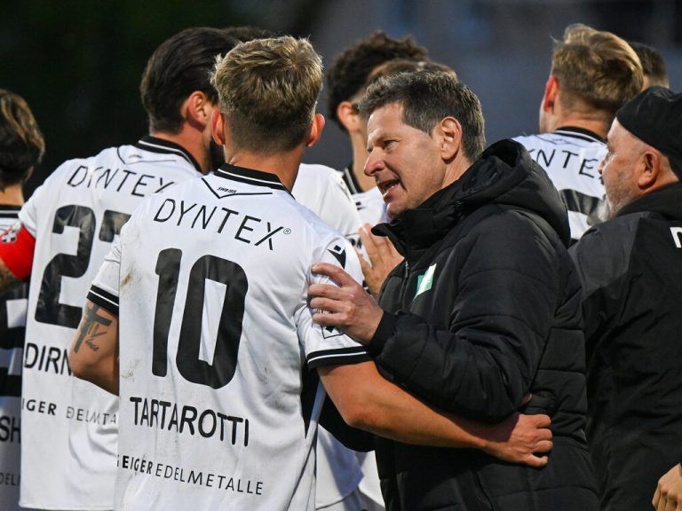 Andreas Heraf (r.) mit Johannes Tartarotti (l.) der mit bisher sechs Toren und drei Vorlagen der Topscorer der Bregenzer ist. ⇒GEPA/Lerch