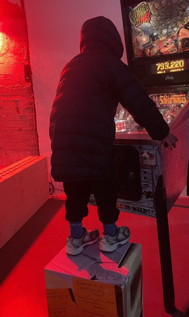 Flippern fasziniert auch nach der Blütezeit über Generationen hinweg.⇒uno