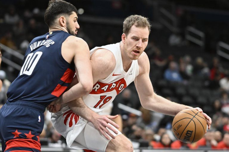 Jakob Pöltl gewann zum Auftakt mit Toronto bei den Atlanta Hawks mit 138:118. Pöltl steuerte 14 Punkte, sechs Rebounds, zwei Assists und einen Block bei. AFP